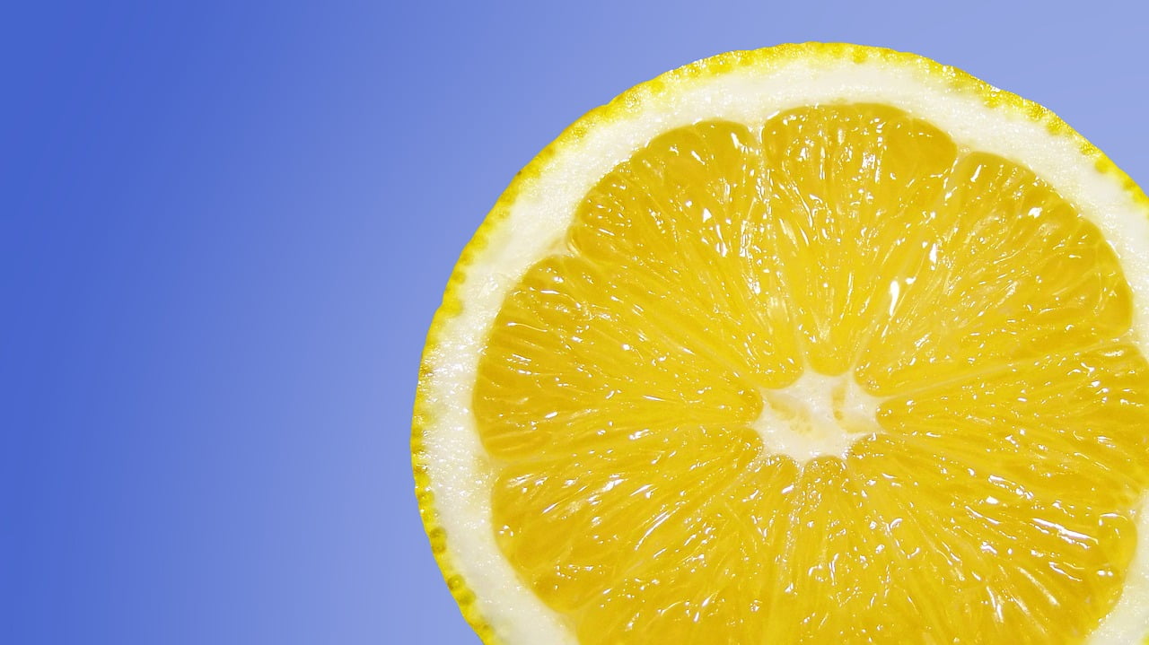 Limoni a digiuno, che benefici danno? Il segreto per la salute che pochi conoscono